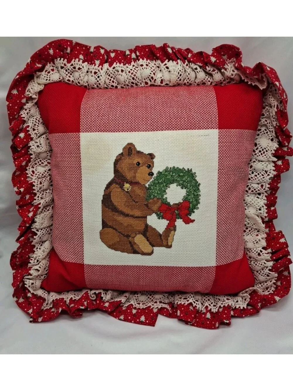 Cross Stitch CHRISTMAS Bear & Wreath Needlepoint PILLOW 18